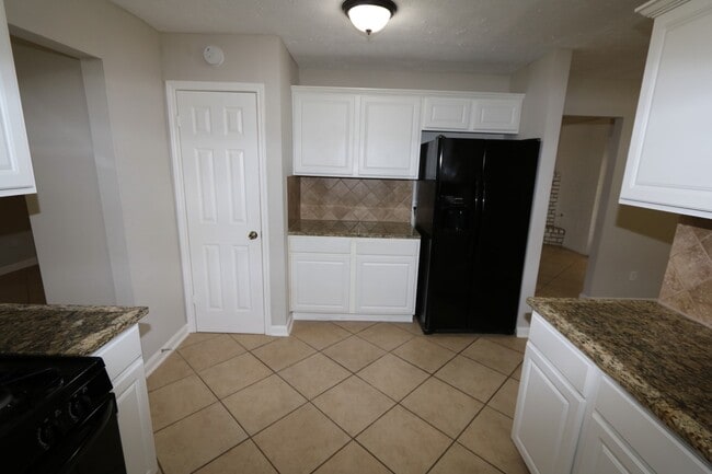 Building Photo - 6223 Autumn Forest Dr