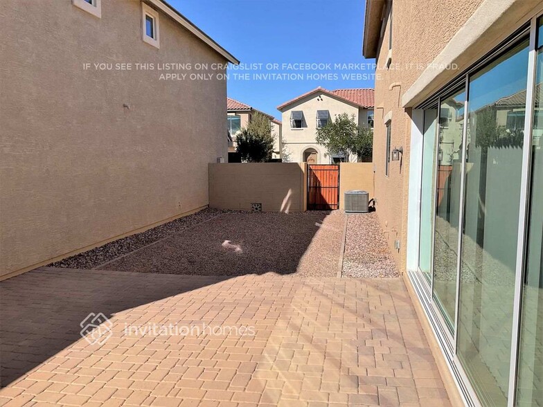 Building Photo - 4239 E Pony Ln