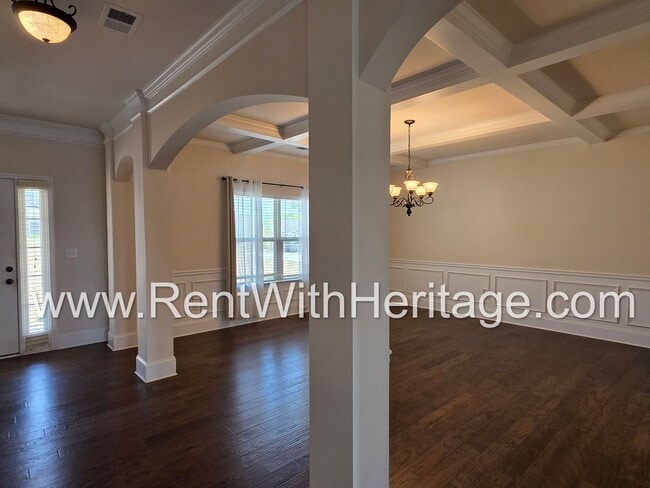 Building Photo - ABSOLUTELY BEAUTIFUL 5 BEDROOM/ 4.5 BATH HOME YOU DONT WANT TO MISS.