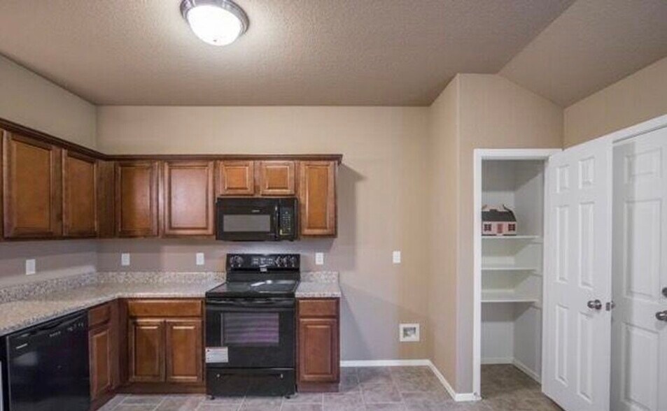 Building Photo - 12032 Big Ridge Cir