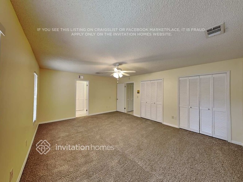Building Photo - 322 W Hornbeam Dr