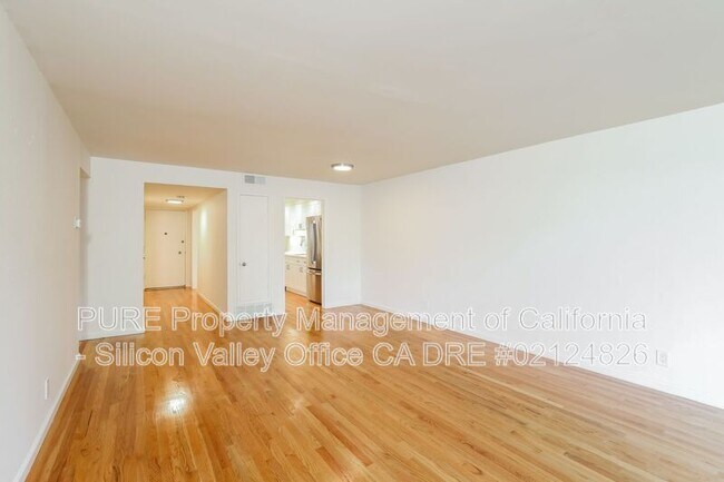 Building Photo - 2315 Eastridge Ave
