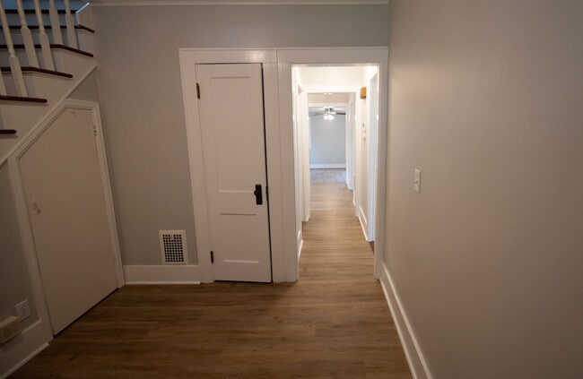 Building Photo - 214 Duffern Dr