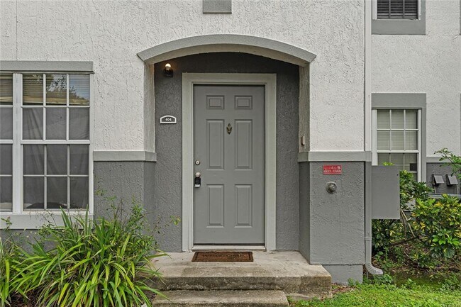 Building Photo - 4360 S Kirkman Rd