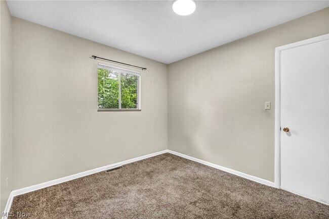 Building Photo - 15 Filmore Ave