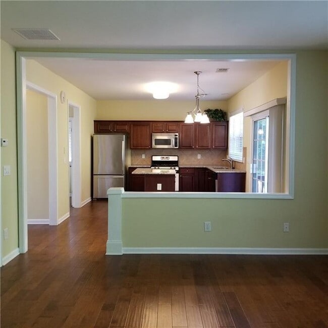 Building Photo - 3363 Stoneham Dr NW
