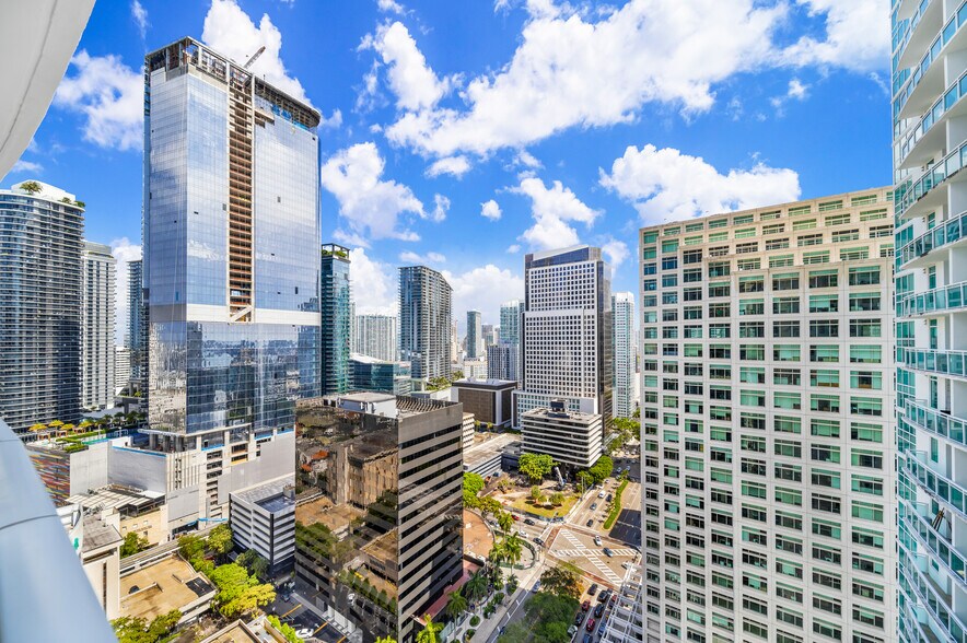 Building Photo - 951 Brickell Ave