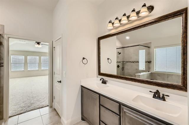 Building Photo - 3216 Creekhaven Dr