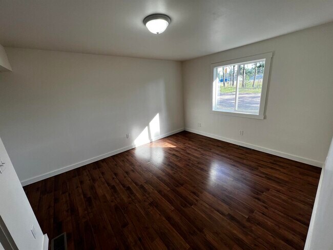 Building Photo - 9197 Cty J-Unit A