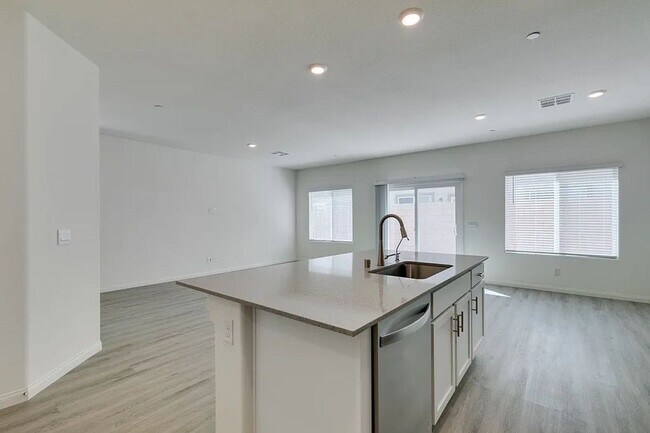 Building Photo - BEAUTIFUL NEW BUILD WITH 3 BEDROOMS, 2.5 B...