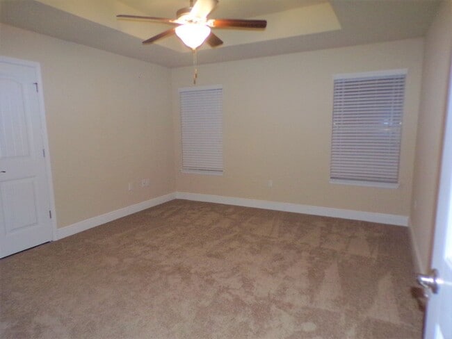 Building Photo - 3-Bed Craftsman-Style Home - Corner Lot