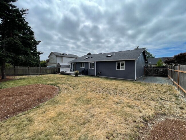 Building Photo - Modern Oak Harbor Living with a Fenced Backyard and Easy Commute