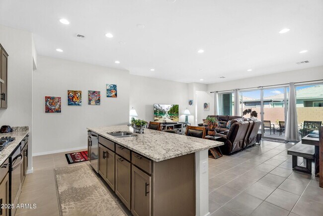 Building Photo - 866 W Flatiron Trl