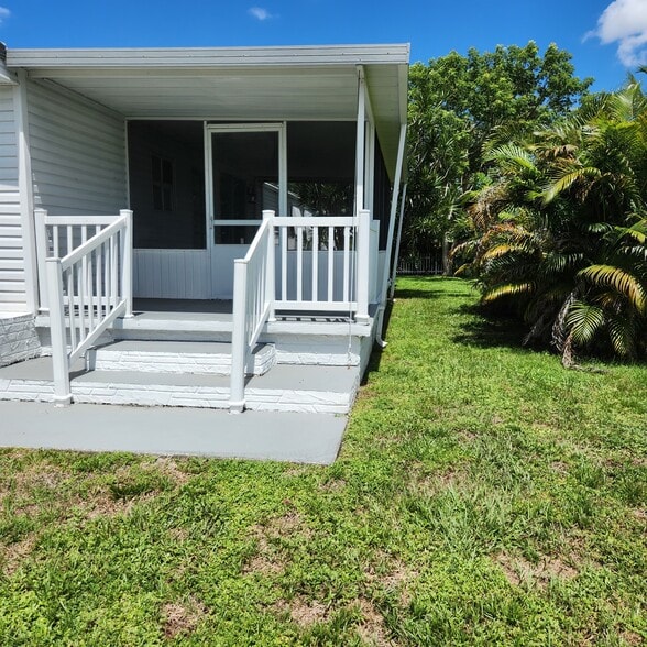 Exterior 2 - 2050 SW 83rd Ter