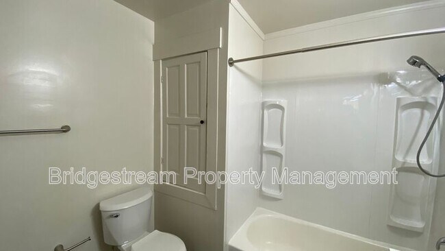 Building Photo - 14 Nassau St