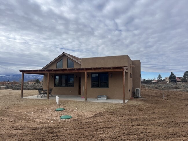 Building Photo - 2 Kincaid Rd