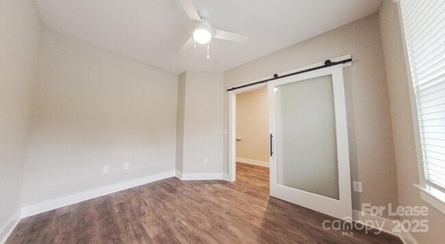 Building Photo - 17014 Fairmount Way