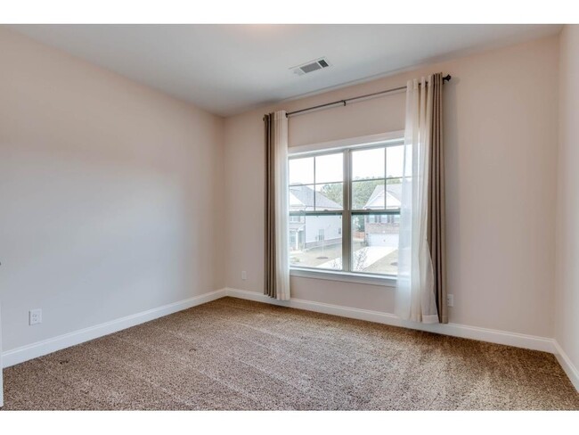 Building Photo - 656 Leland Pkwy