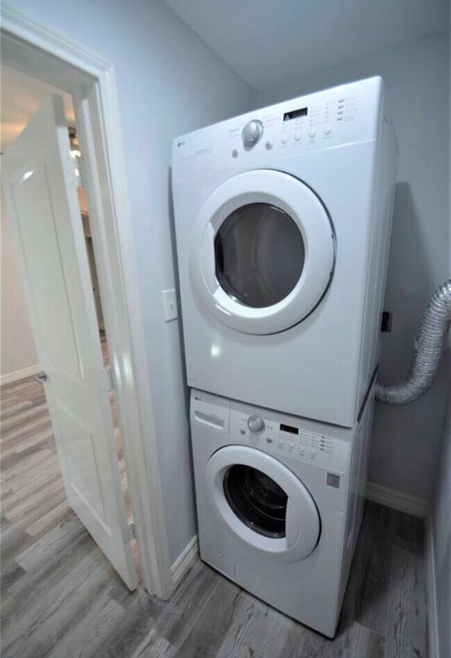 Laundry - 3367 Ozark St