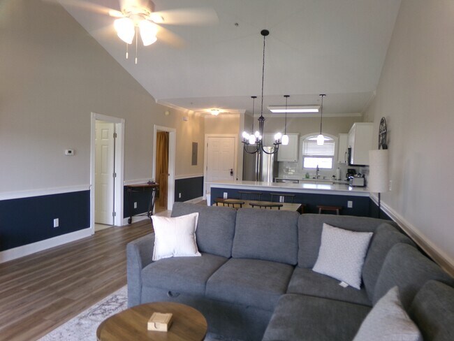 Building Photo - 4879 Dahlia Ct