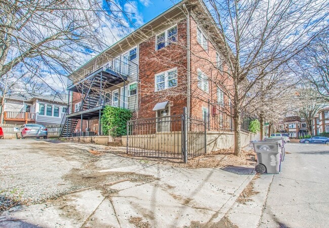 Building Photo - Charming 2 bed/1 bath in Poncey Highlands!