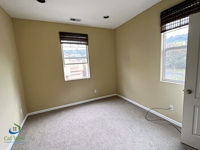 Building Photo - $3995 - 3 Bed/2.5 Bath Two Story Home in D...