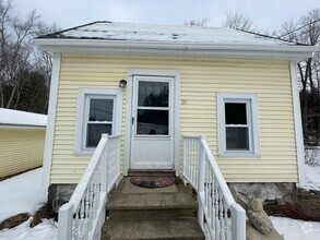 Building Photo - Cozy Single Family Home