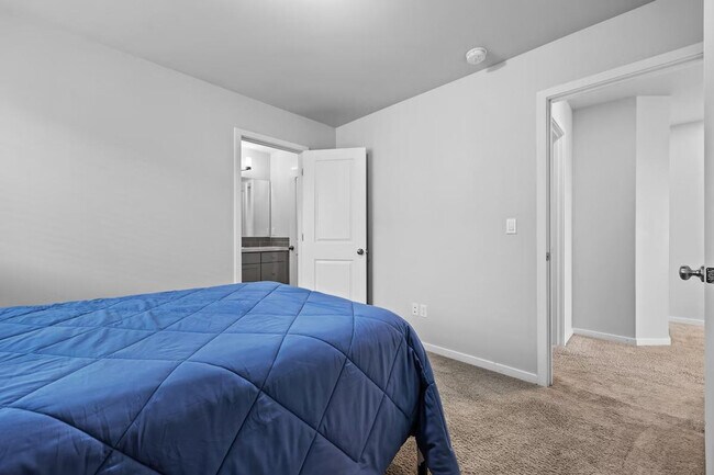 Building Photo - 5324 Remington Dr