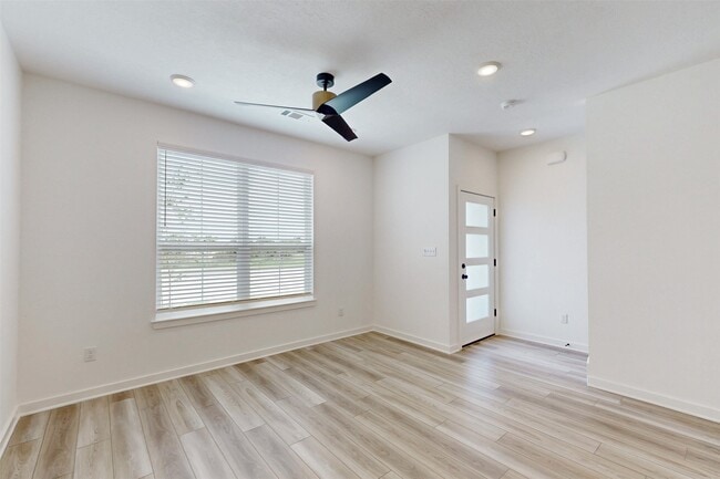 Building Photo - 1209 Dorothy Ln