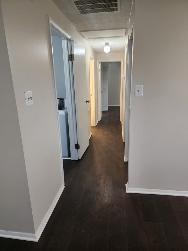 Building Photo - 12415 Hickory Tree Way