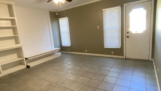 Building Photo - 1017 Audubon Ave