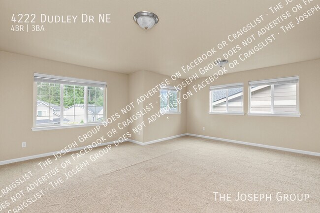 Building Photo - 4222 Dudley Dr NE