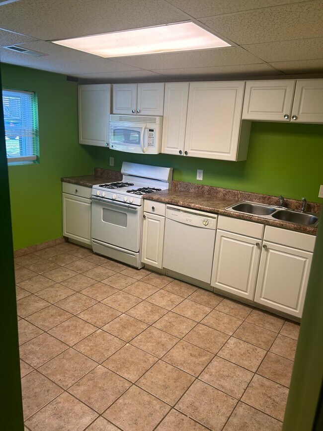Building Photo - 375 Messina Dr