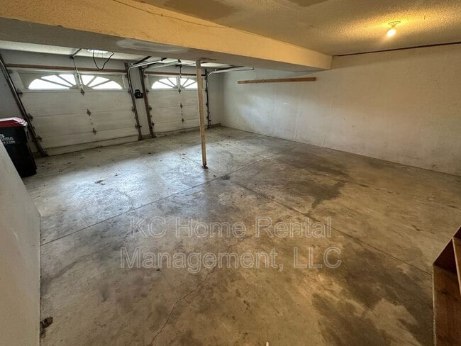Building Photo - 1400 Cypress Dr
