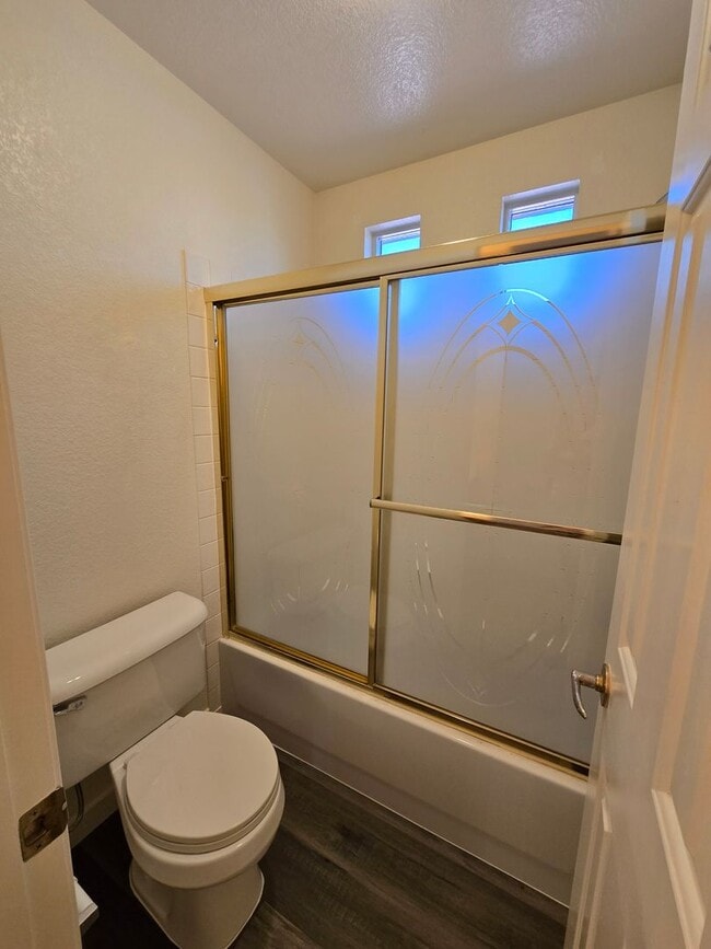 Building Photo - A Fabulous 3 Bedroom Home in Seven Hills