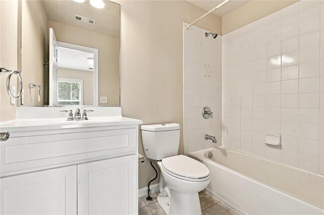 Building Photo - 217 16th St NW