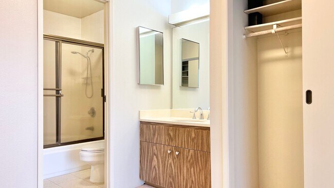 Building Photo - 55 S Kukui St