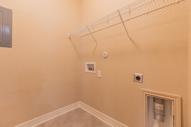 Building Photo - 1175 Ranch Falls
