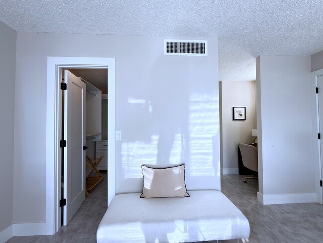 Building Photo - 3546 S Ocean Blvd