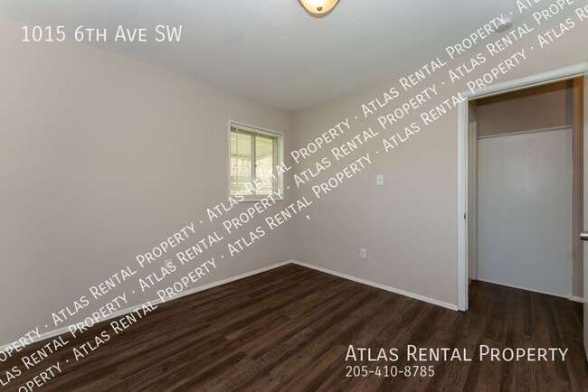 Building Photo - 1015 6th Ave SW