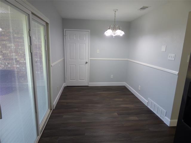 Building Photo - 5016 Roberts Dr