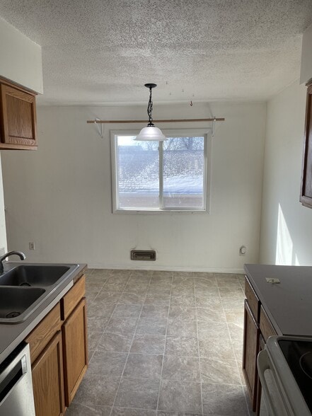 Building Photo - 8776 Ironwood Ave S