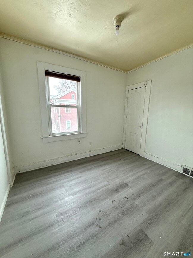 Building Photo - 21 Edgar St