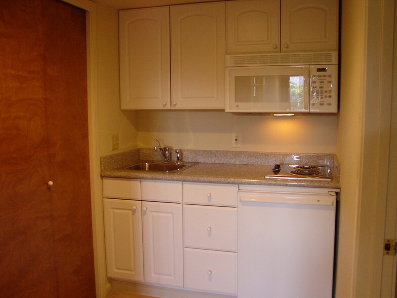 Building Photo - 92 Lucille Way