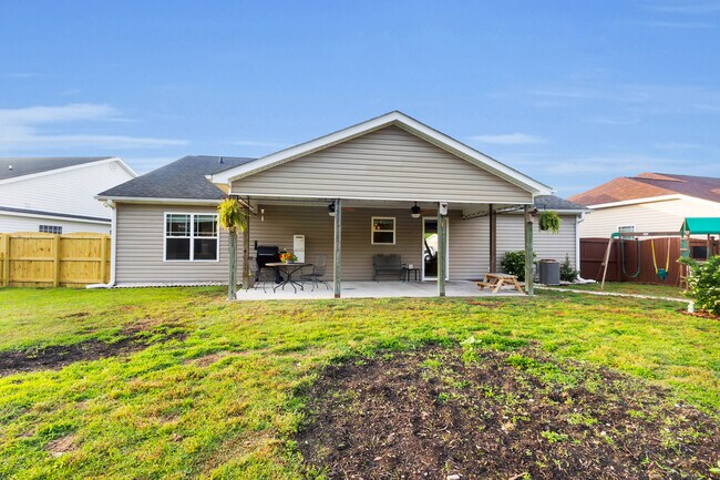 Building Photo - 117 Craftsman Dr