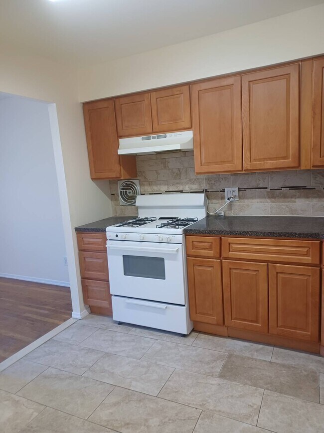 Building Photo - 156-50-156-78 78th St