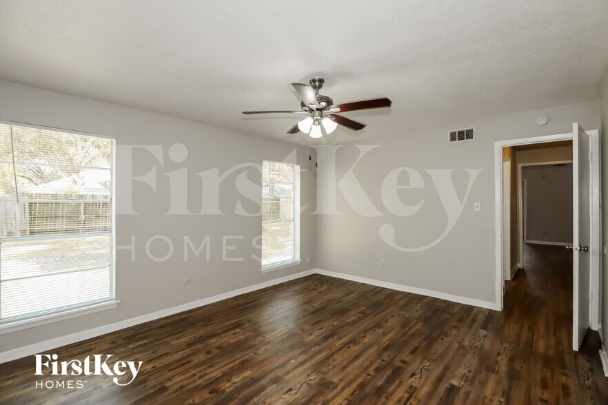 Building Photo - 24023 Spring Mill Ln