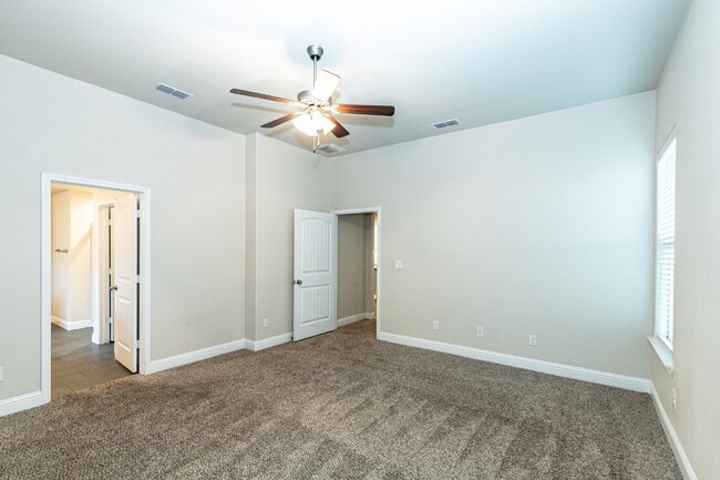 Building Photo - Beautiful & Spacious four bedroom in Bell Farms