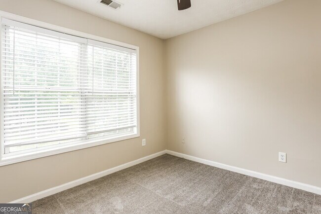 Building Photo - 1015 Maple Leaf Dr