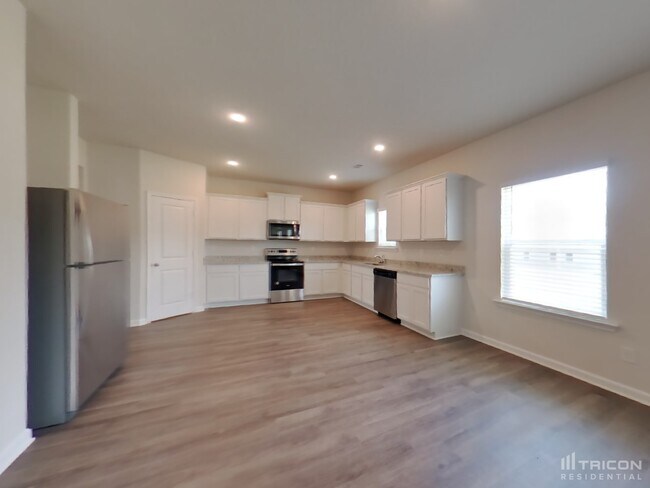 Building Photo - 1300 Deutz Dr